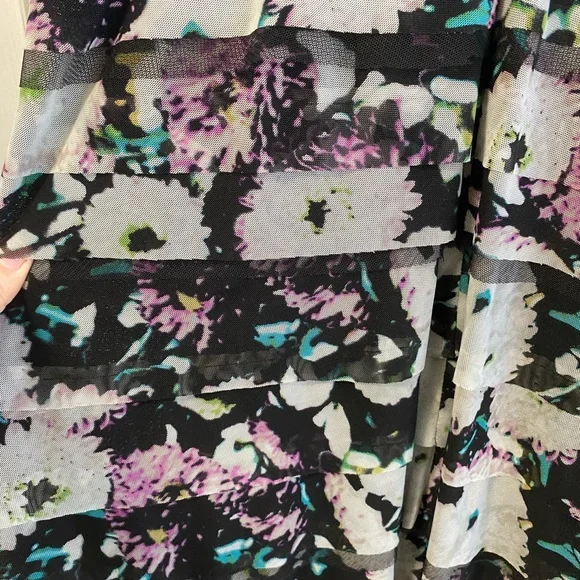 Women’s Strapless Formal Dress - Picture 5 of 8